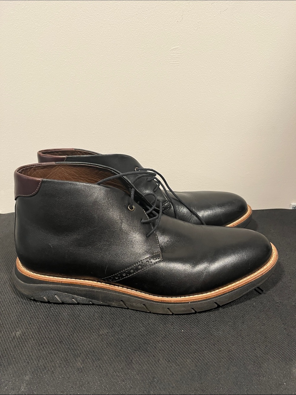 Men's Black Leather Johnston & Murphy Chukka Boots 24-2375 Size 10